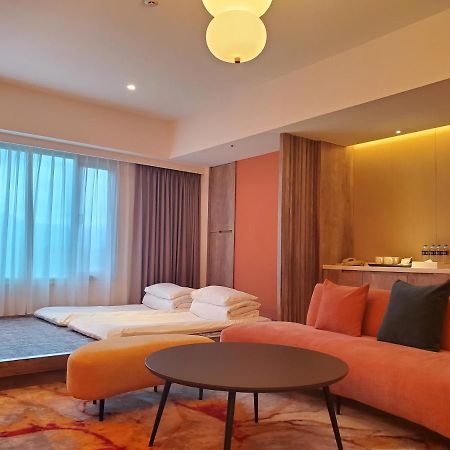 Parkview Hotels & Resorts Hualien Extérieur photo A room at the hotel