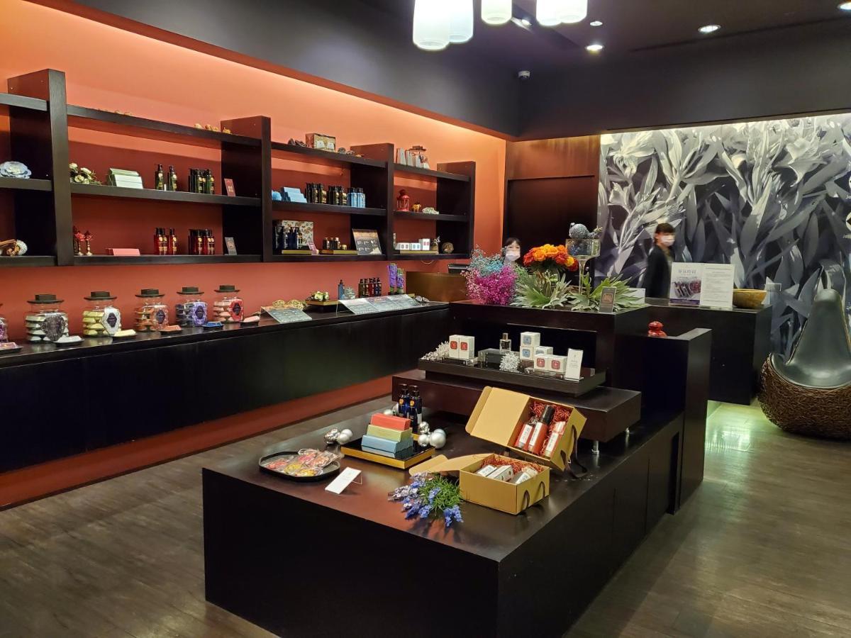 Parkview Hotels & Resorts Hualien Extérieur photo The interior of the store