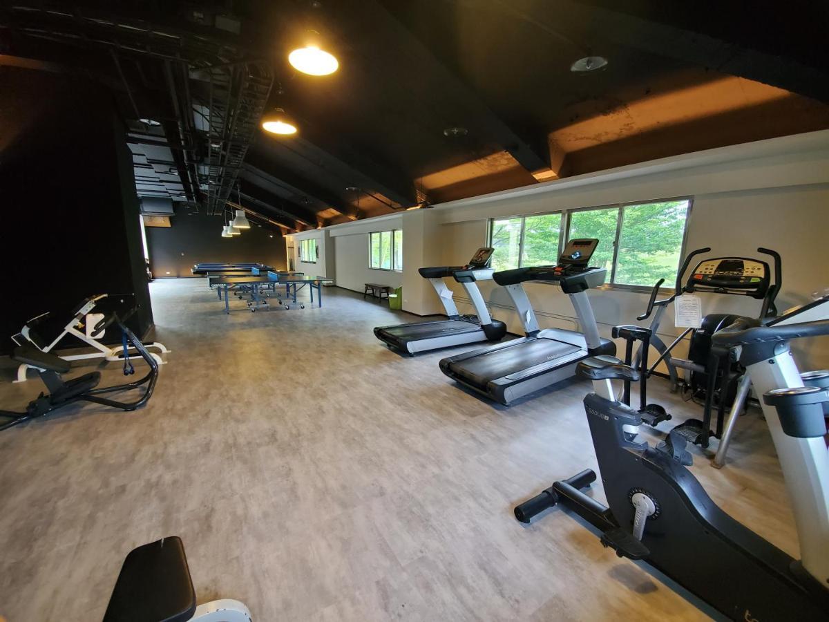 Parkview Hotels & Resorts Hualien Extérieur photo The gym at the Student Life Center