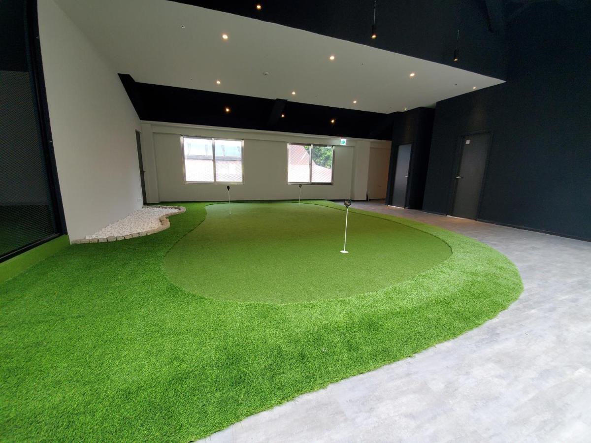 Parkview Hotels & Resorts Hualien Extérieur photo Indoor putting green