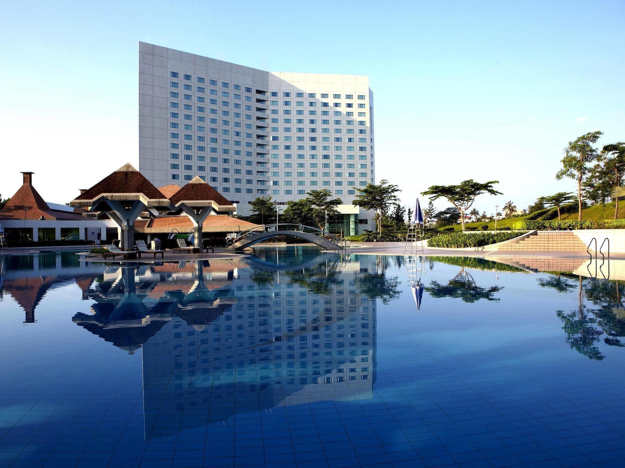 Parkview Hotels & Resorts Hualien Extérieur photo The hotel's main building